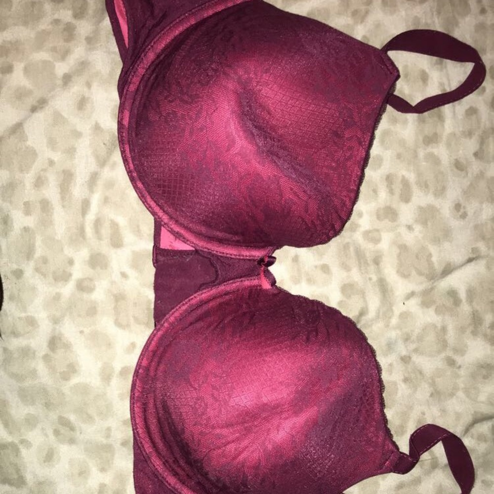 Size 40c wired dark pink bra